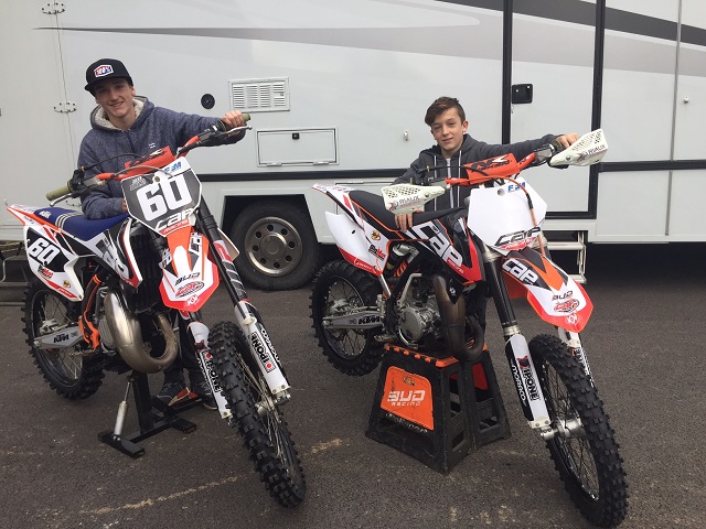 Nico et Juju dans le sable !